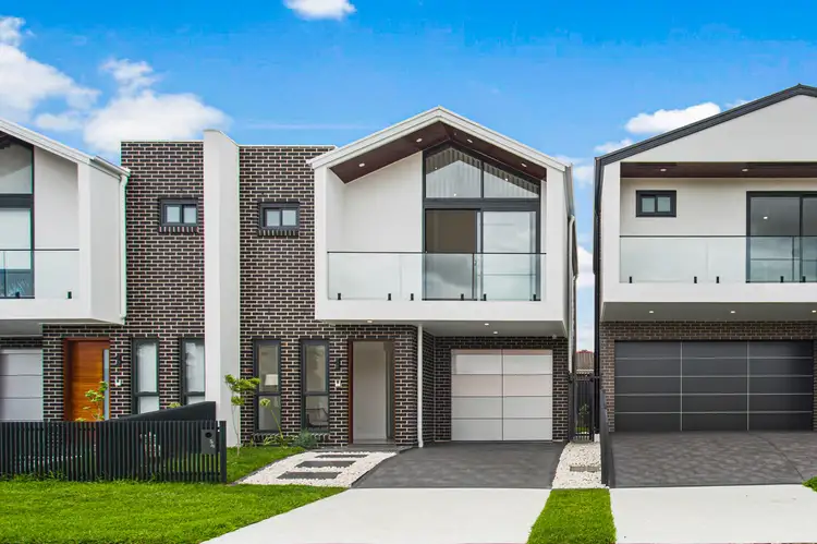 3/6 Implexa Court, Wattle Grove NSW 2173