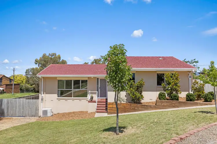 16 Lovegrove Place