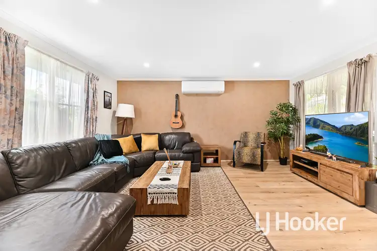 Second view of Homely house listing, 10 Darling Court, Hampton Park VIC 3976