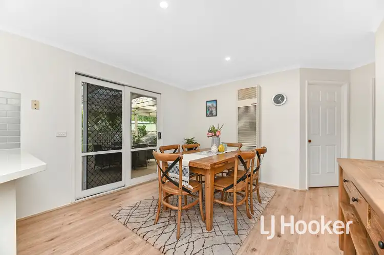 Sixth view of Homely house listing, 10 Darling Court, Hampton Park VIC 3976