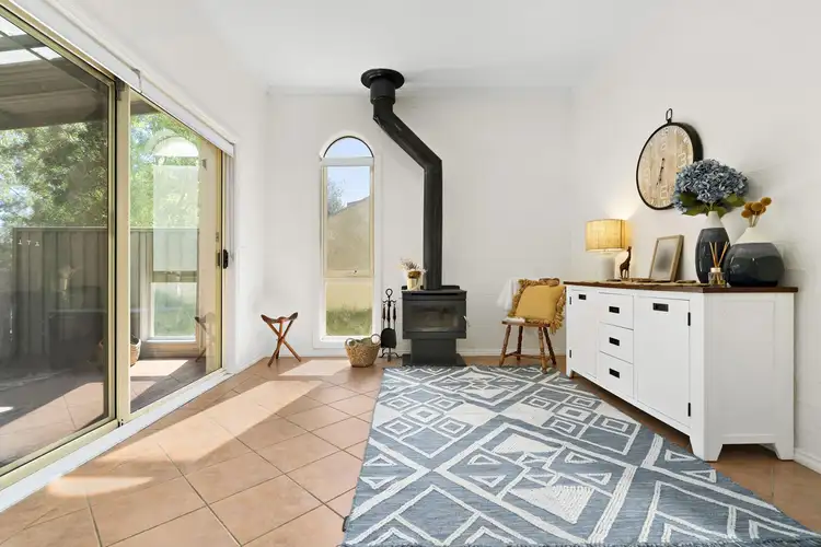 Sixth view of Homely house listing, 2 Raiwalla Court, Ngunnawal ACT 2913