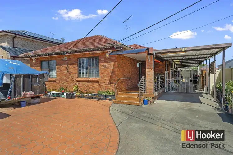 11 Peel Street, Canley Heights NSW 2166