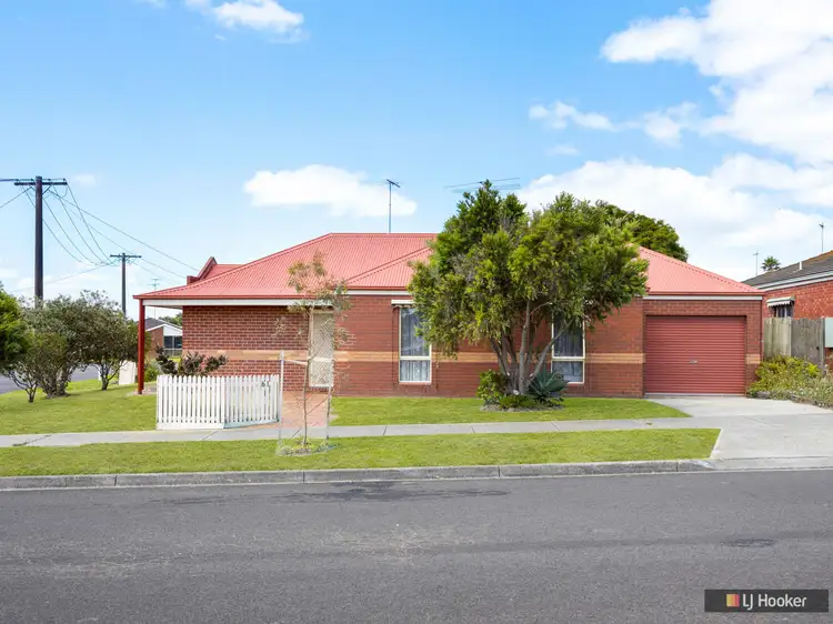 61 Burlington Crescent