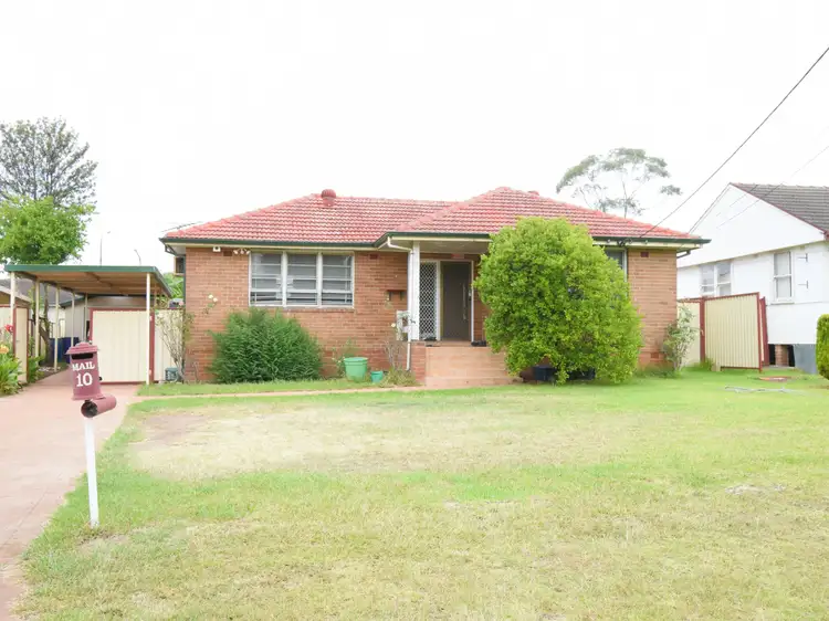 10 Quiros Avenue, Fairfield West NSW 2165
