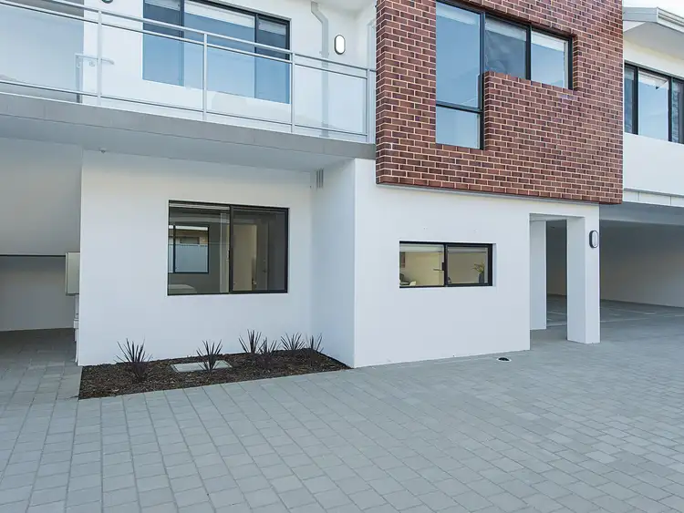 Fourth view of Homely unit listing, 2/26 Pearl Road, Cloverdale WA 6105