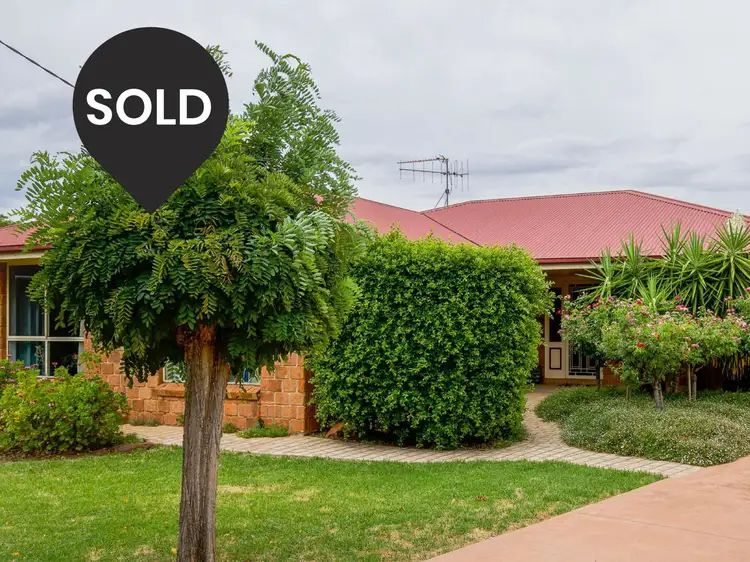 105 Wattle Crescent, Narromine NSW 2821