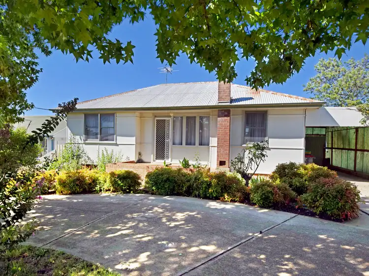 119 Berthong Street, Young NSW 2594