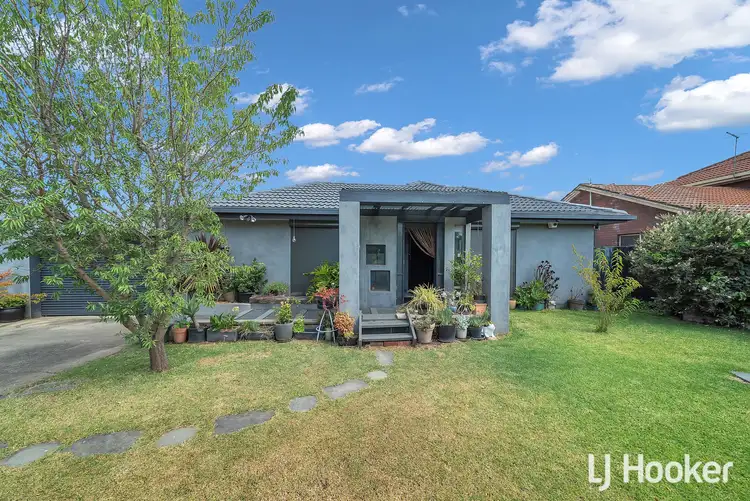 24 Fraser Street, Melton South VIC 3338