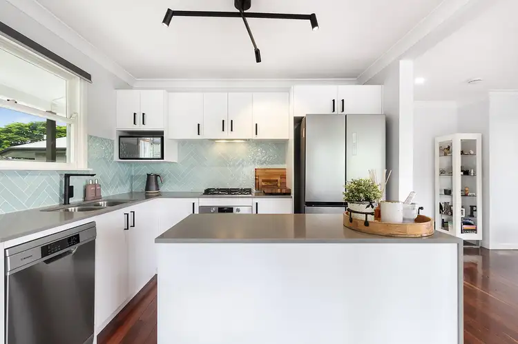 6 Eversley Terrace, Yeronga QLD 4104