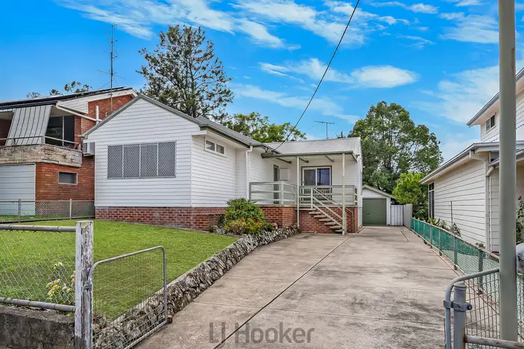 6 Elizabeth Street, Fennell Bay NSW 2283