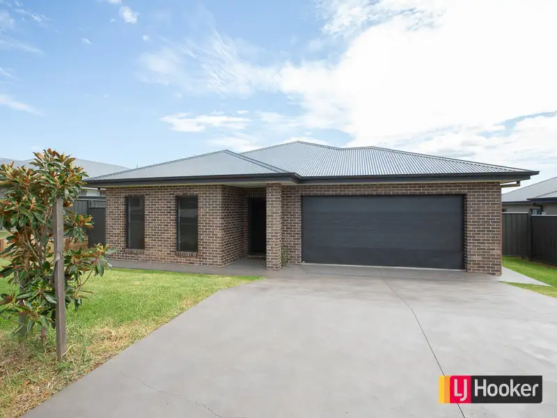 Main view of Homely house listing, 28 Evesham Circuit, North Tamworth NSW 2340
