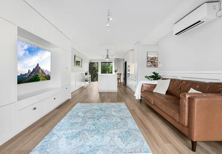 Main view of Homely unit listing, 2/37 Buxton Street, Ascot QLD 4007