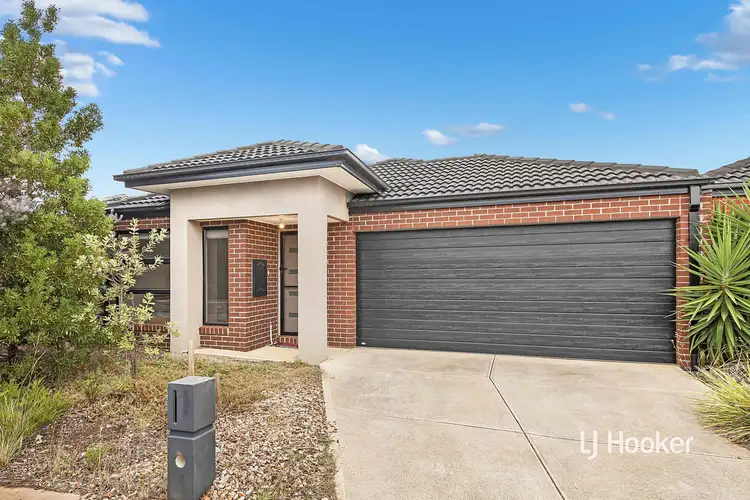33 Robinson Drive, Weir Views VIC 3338
