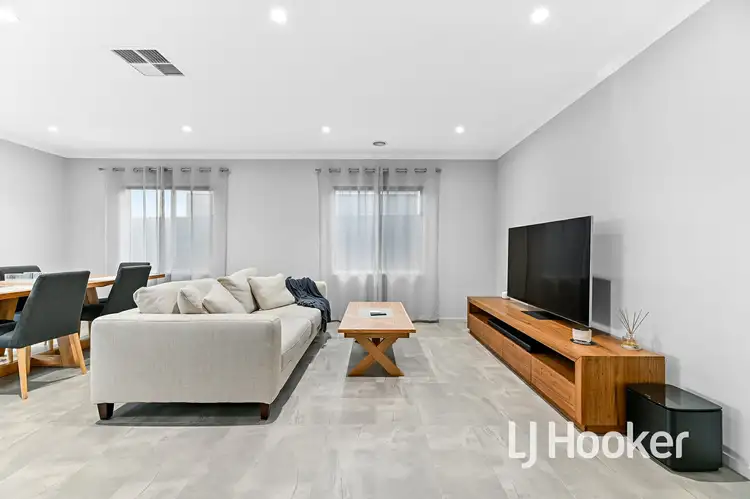 Sixth view of Homely house listing, 11 Zermatt Loop, Pakenham VIC 3810