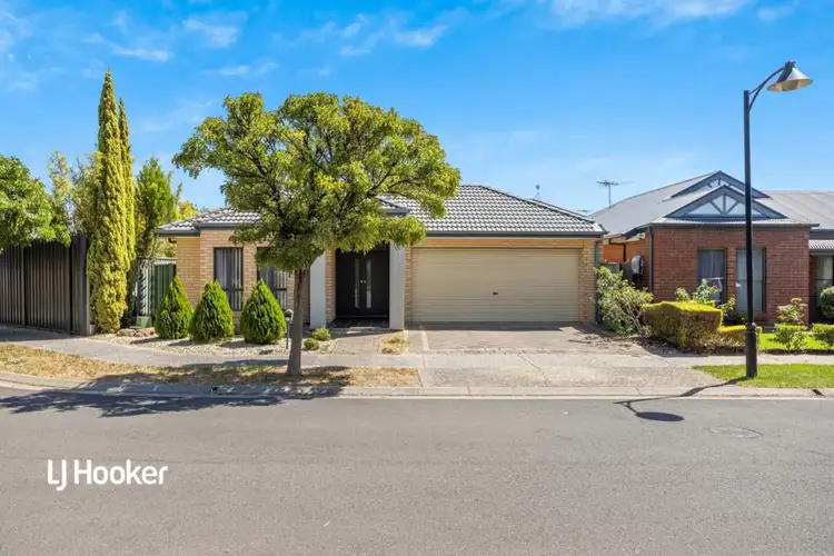 17 Weatherstone Crescent, Mawson Lakes SA 5095