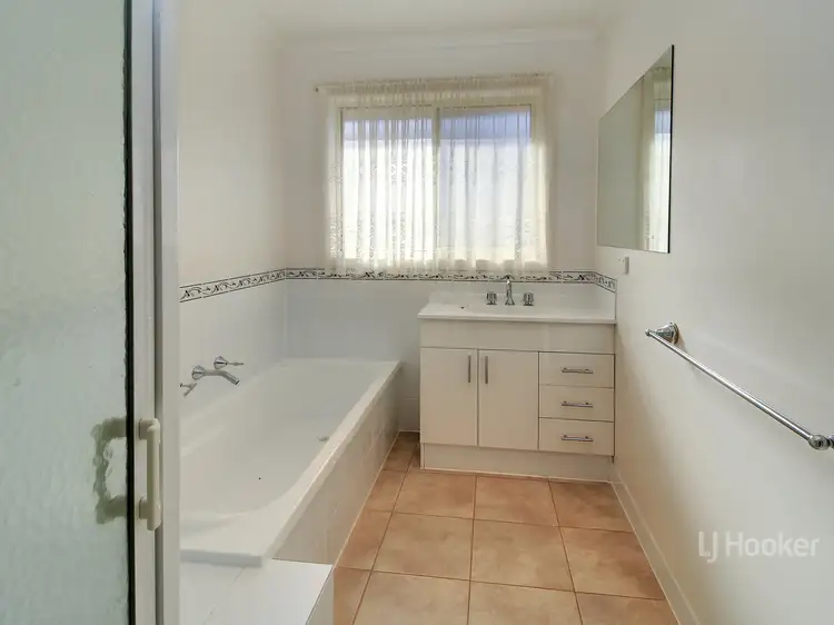Sixth view of Homely unit listing, 1/34 Ross Street, Bairnsdale VIC 3875