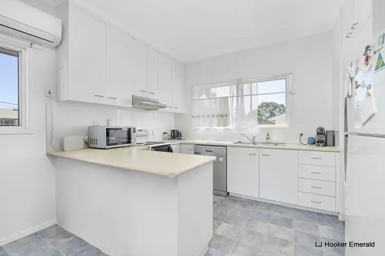 31 Alamein Dr, Emerald QLD 4720