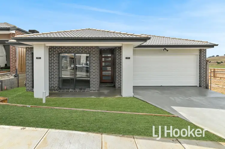 15 Capel Street, Nar Nar Goon North VIC 3812