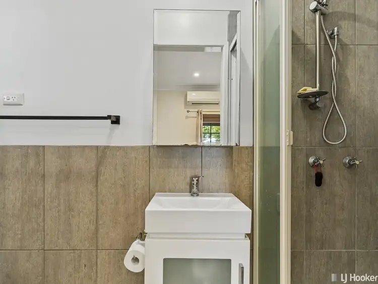 Sixth view of Homely house listing, 4 Kingsbury Court, Alexandra Hills QLD 4161
