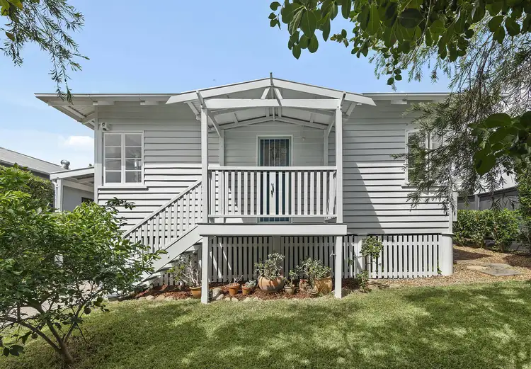 4 Orcades Road, Yeronga QLD 4104