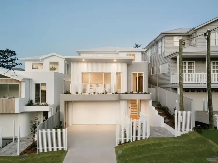 8 Churchward Street, Greenslopes QLD 4120