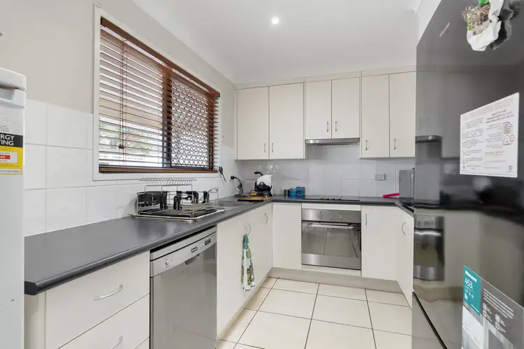 Fifth view of Homely house listing, Unit/1/24 Desgrand, Emerald QLD 4720