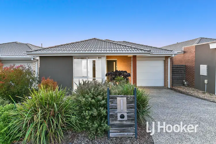 22 Barley Crescent, Clyde North VIC 3978
