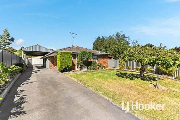 2 Beaumont Court, Pakenham VIC 3810