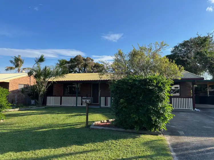 35 Dianthus Avenue, Banksia Beach QLD 4507