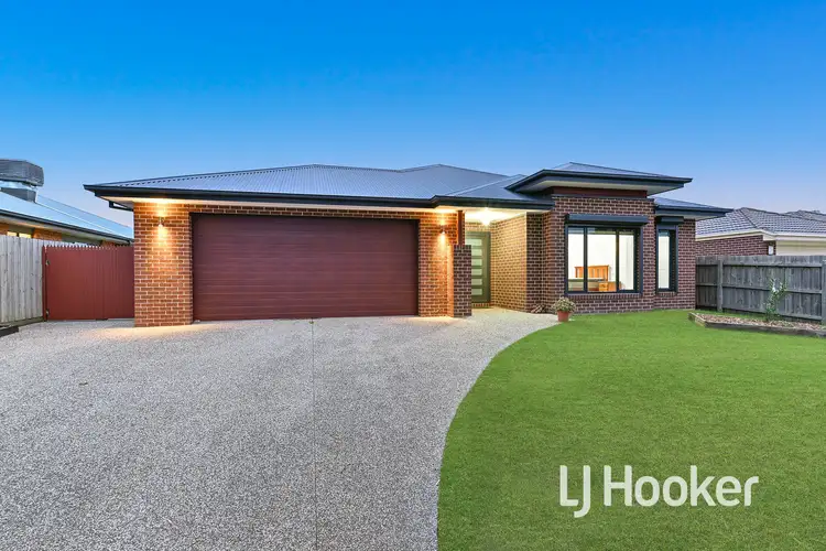 4 Scordia Place, Pakenham VIC 3810