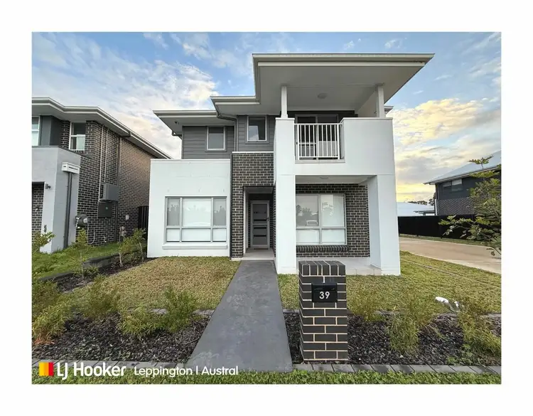 39 Thompson Road, Oran Park NSW 2570