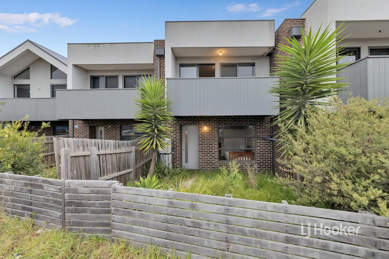 Main view of Homely townhouse listing, 23/24 Healesville Loop, Craigieburn VIC 3064