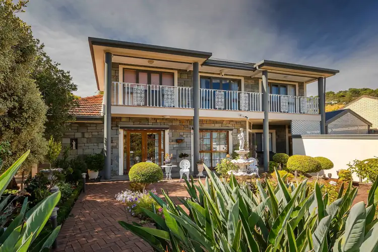 8 Frontignac Avenue, Wattle Park SA 5066