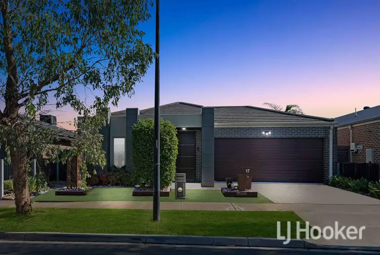 17 Astley Drive, Strathtulloh VIC 3338