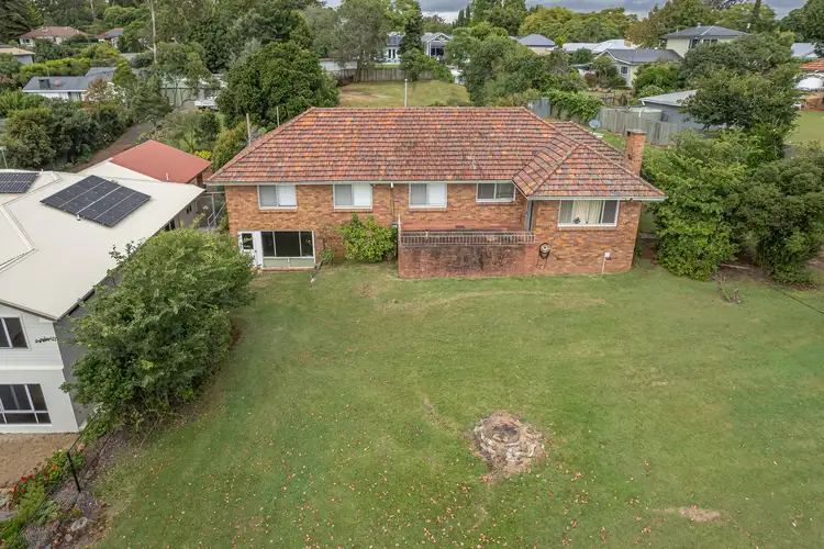 12 Perth Street, Rangeville QLD 4350