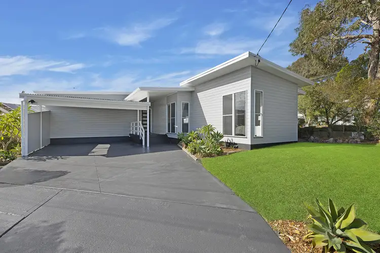 6 Kingsford Smith Drive, Berkeley Vale NSW 2261