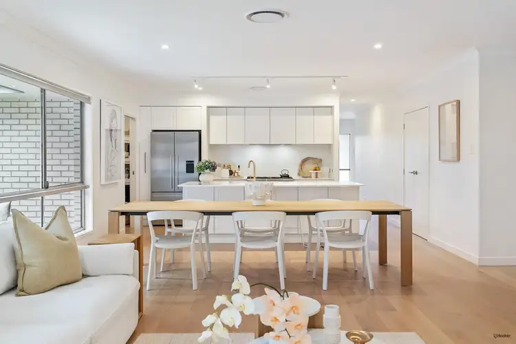 32 Sapphire Place, Elanora QLD 4221