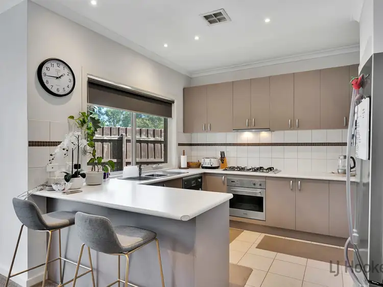 Fifth view of Homely house listing, 2/55 Sunningdale Crescent, Cranbourne VIC 3977