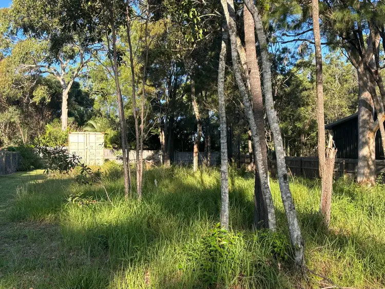 16 Devaney Street, Macleay Island QLD 4184