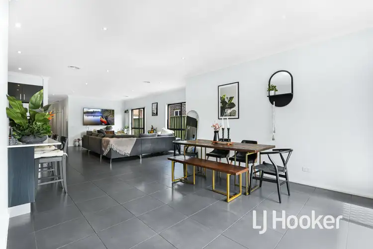 Fourth view of Homely house listing, 31 Cohens Way, Pakenham VIC 3810