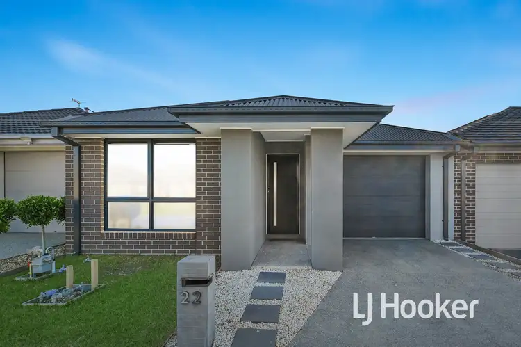 22 Forton Crescent, Cranbourne West VIC 3977