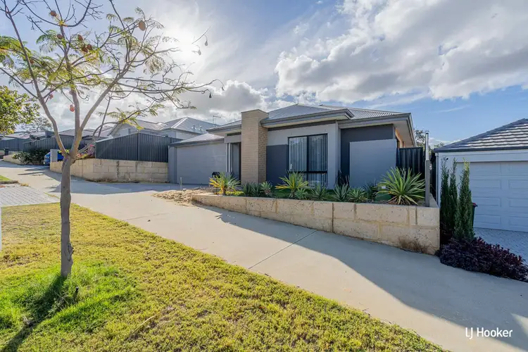 Second view of Homely house listing, 8 Paramount Boulevard, Baldivis WA 6171