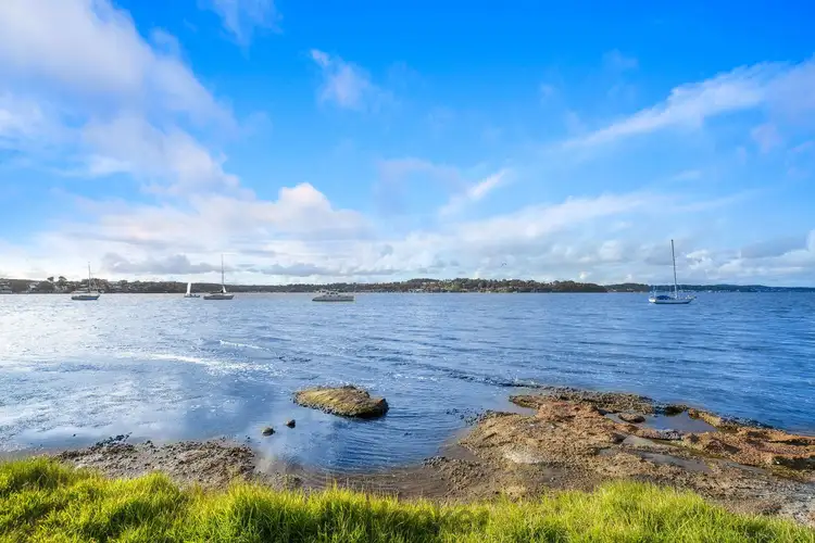 223 Watkins Road, Wangi Wangi NSW 2267