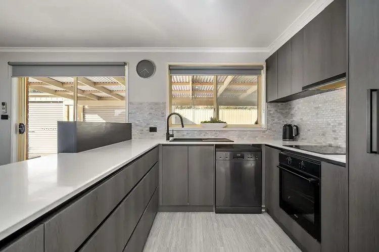 5 Matzek Place, Dunlop ACT 2615