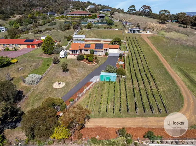 8 Roebourne Road, Otago TAS 7017