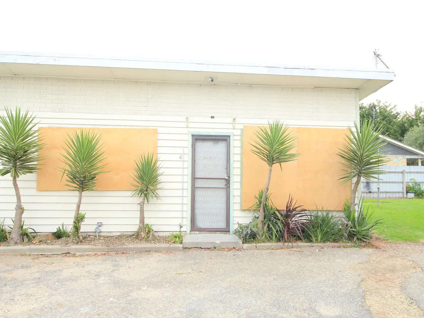 Main view of Homely unit listing, Unit 3 and 4/4 Grosvenor Court, Bairnsdale VIC 3875