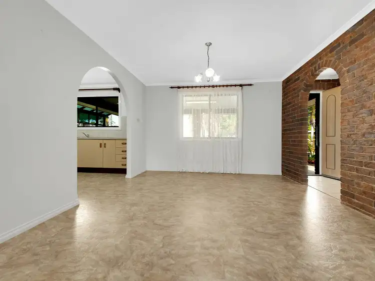 Fifth view of Homely house listing, 2 Tyson Crescent, Tannum Sands QLD 4680