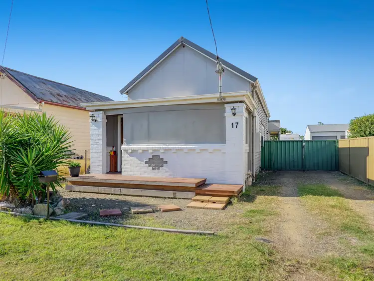 17 Hall Street, Weston NSW 2326