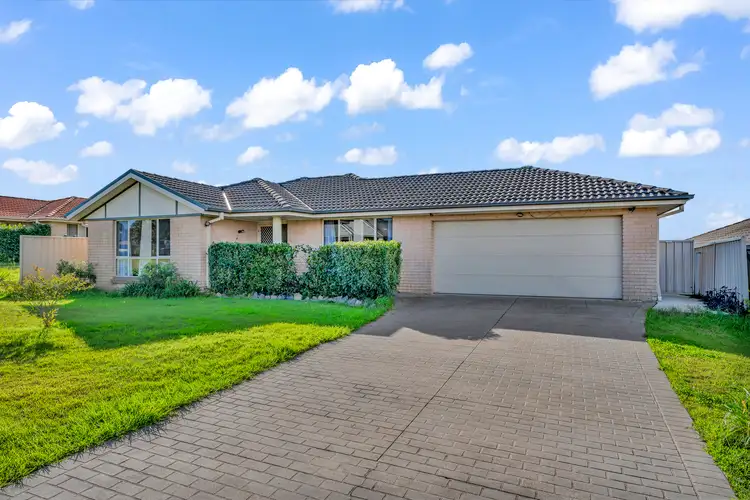 14 Diamond Circuit, Rutherford NSW 2320