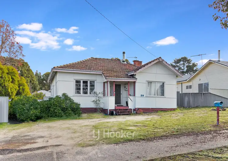 29 Moore Street, Collie WA 6225